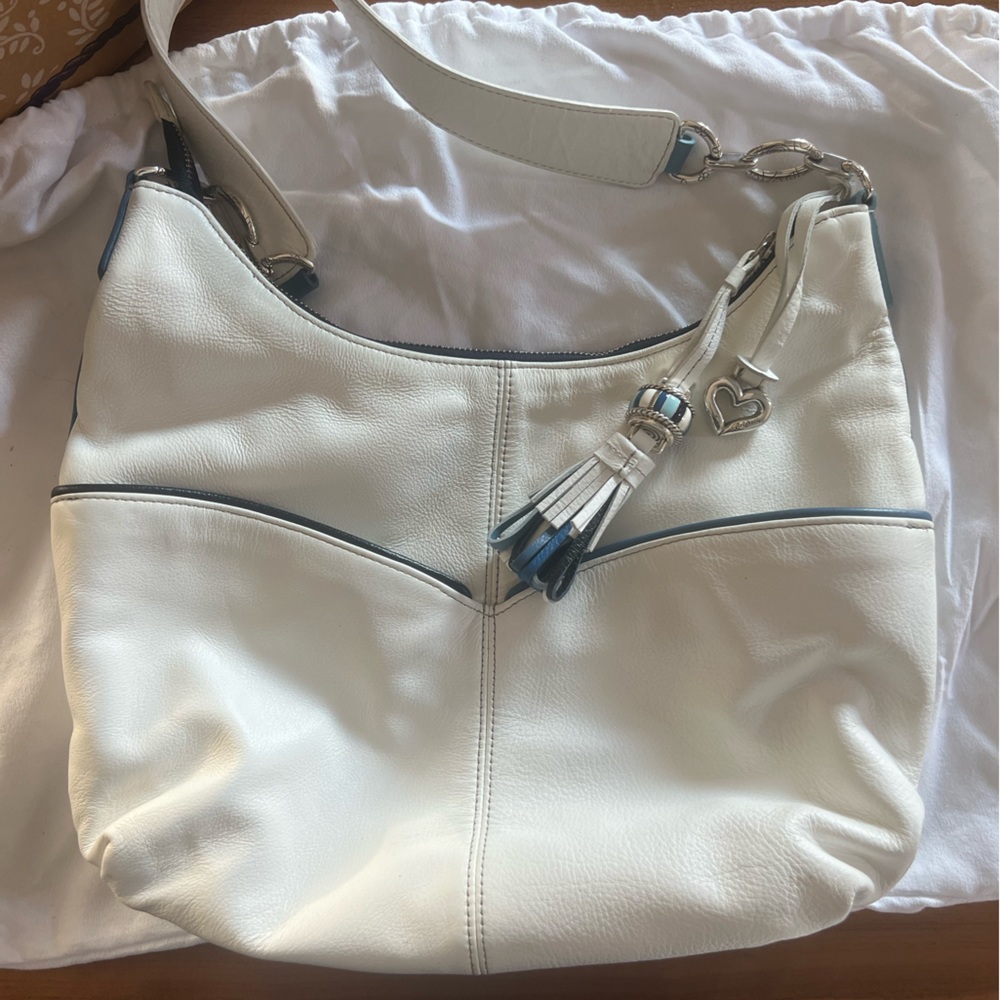 EUC Brighton white Cabana LUMINA purse with dust cover and original box - Picture 2 of 14